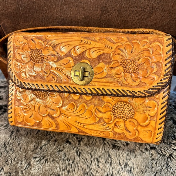 RARE Vintage Hand Tooled Brown Hand Painted Floral 2 Snap Adjustable Hand Bag - Picture 5 of 7